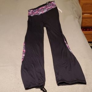 VSX NWT Knockout Yoga Pants